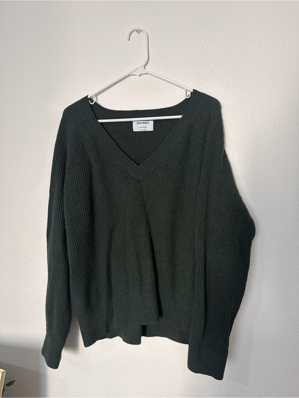 Old Navy Women's Deep Green V-Neck Ribbed Sweater